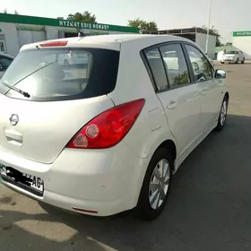 Nissan Tiida 2008