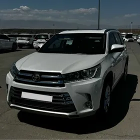 Toyota Highlander 2018
