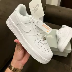 КРОССОВКИ NIKE