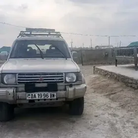 Mitsubishi Pajero 1994