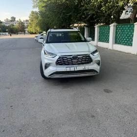 Toyota Highlander 2021