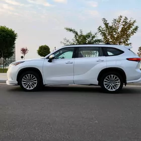 Toyota Highlander 2021
