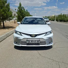 Toyota Camry 2018