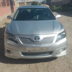 Toyota Camry 2011