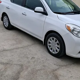 Nissan Versa 2013
