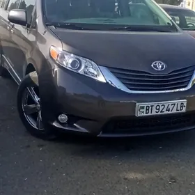 Toyota Sienna 2011