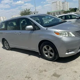 Toyota Sienna 2012