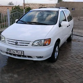 Toyota Sienna 2001