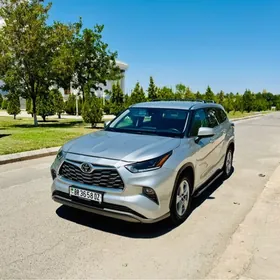 Toyota Highlander 2021