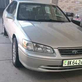 Toyota Camry 2001