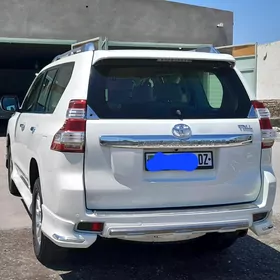Toyota Land Cruiser Prado 2013