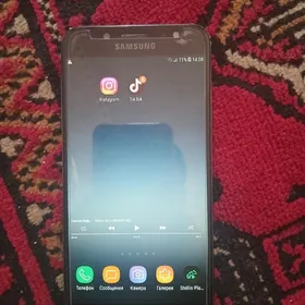 Samsung j8