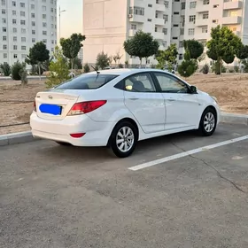 Hyundai Accent 2012