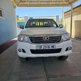 Toyota Hilux 2014
