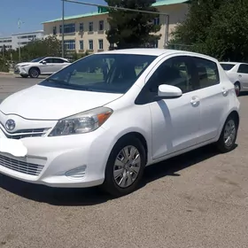 Toyota Yaris 2012