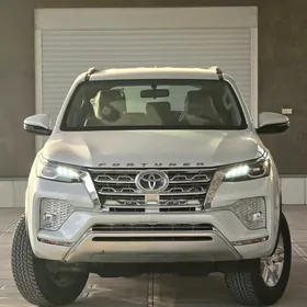Toyota Fortuner 2024
