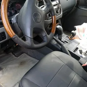 Mitsubishi Montero 2002