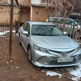 Toyota Camry 2019