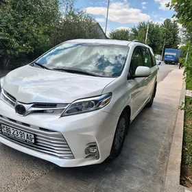 Toyota Sienna 2017