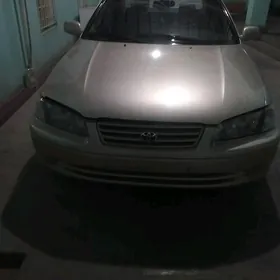 Toyota Camry 2000