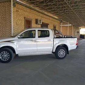 Toyota Hilux 2014