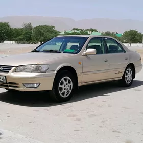 Toyota Camry 2000