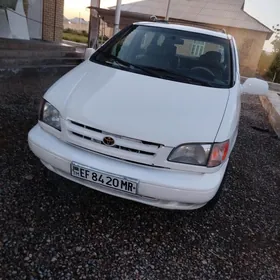 Toyota Sienna 1999