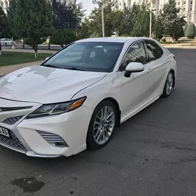 Toyota Camry 2018