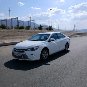 Toyota Camry 2015