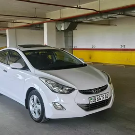 Hyundai Elantra 2013