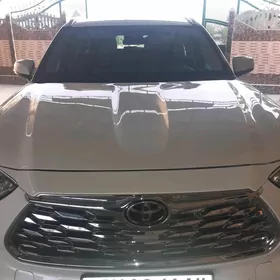 Toyota Highlander 2021