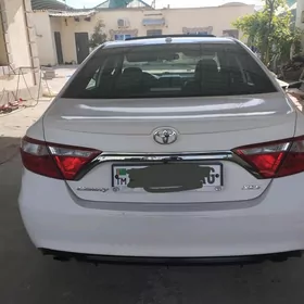 Toyota Camry 2017