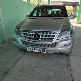 Mercedes-Benz ML350 2011