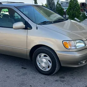 Toyota Sienna 2002