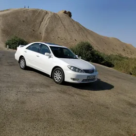 Toyota Camry 2004