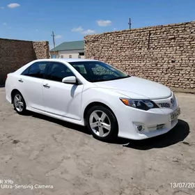 Toyota Camry 2013