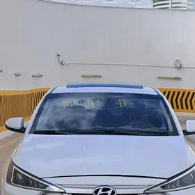 Hyundai Elantra 2020