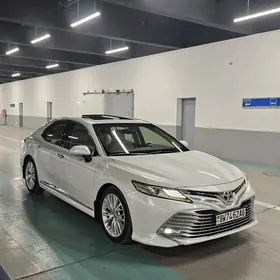 Toyota Camry 2021