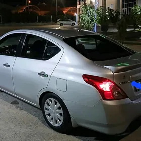Nissan Versa 2014