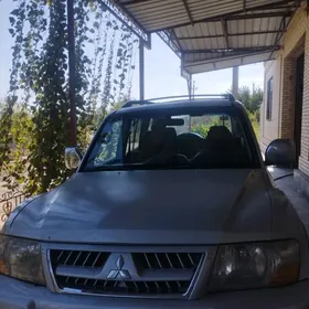 Mitsubishi Pajero 2005