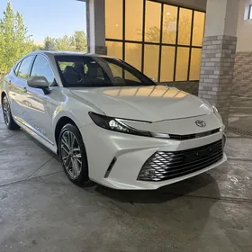 Toyota Camry 2024