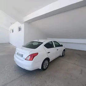 Nissan Versa 2012