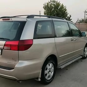 Toyota Sienna 2005