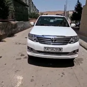 Toyota Fortuner 2012
