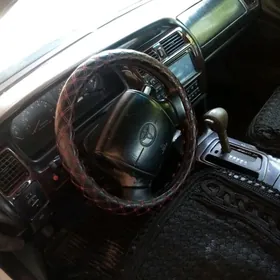 Toyota Avalon 1999