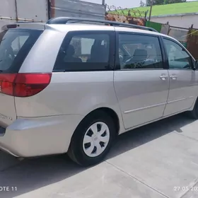 Toyota Sienna 2004