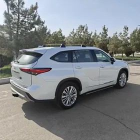 Toyota Highlander 2021