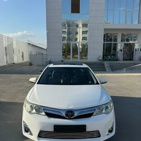 Toyota Camry 2014