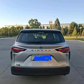 Toyota Sienna 2021