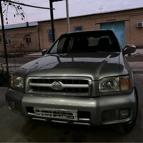Nissan Pathfinder 2000